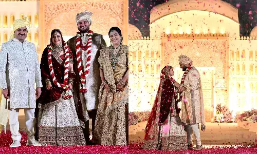 समाज सेवा के लिए 10,000 करोड़ रुपये किए दान