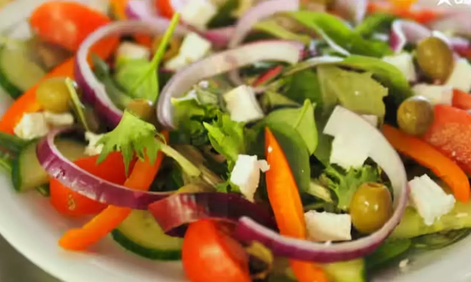 रात के खाने के सलाद में नहीं होनी चाहिए ये चीजें, सेहत को पहुंचाती है काफी नुकसान