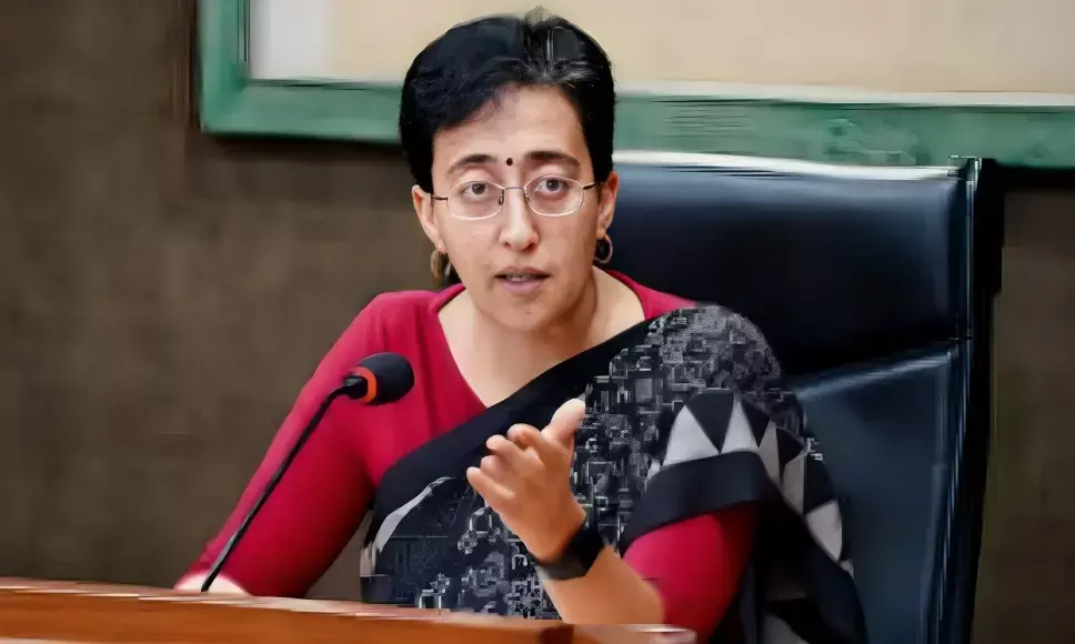 आतिशी ने दिल्ली CM पद से दिया इस्तीफ़ा, LG सक्सेना ने विधानसभा भंग करने का जारी किया नोटिफिकेशन