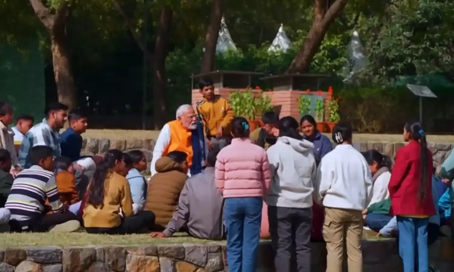 सुंदर नर्सरी में पीएम मोदी ने छात्रों से की बात, कहा - कम ग्रेड की चिंता किए बिना खुद को तैयार करना