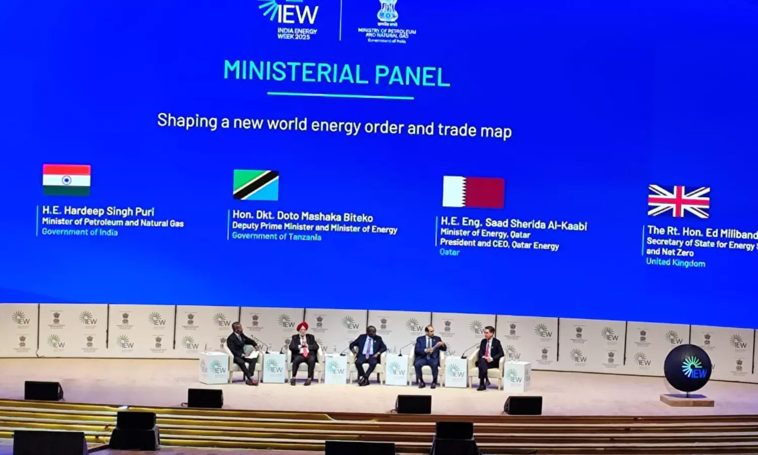 न्यूक्लियर पावर रिएक्टर को आयात करने पर अमेरिका से होगी बातचीत न्यूक्लियर पावर रिएक्टर को आयात करने पर अमेरिका से होगी बातचीत