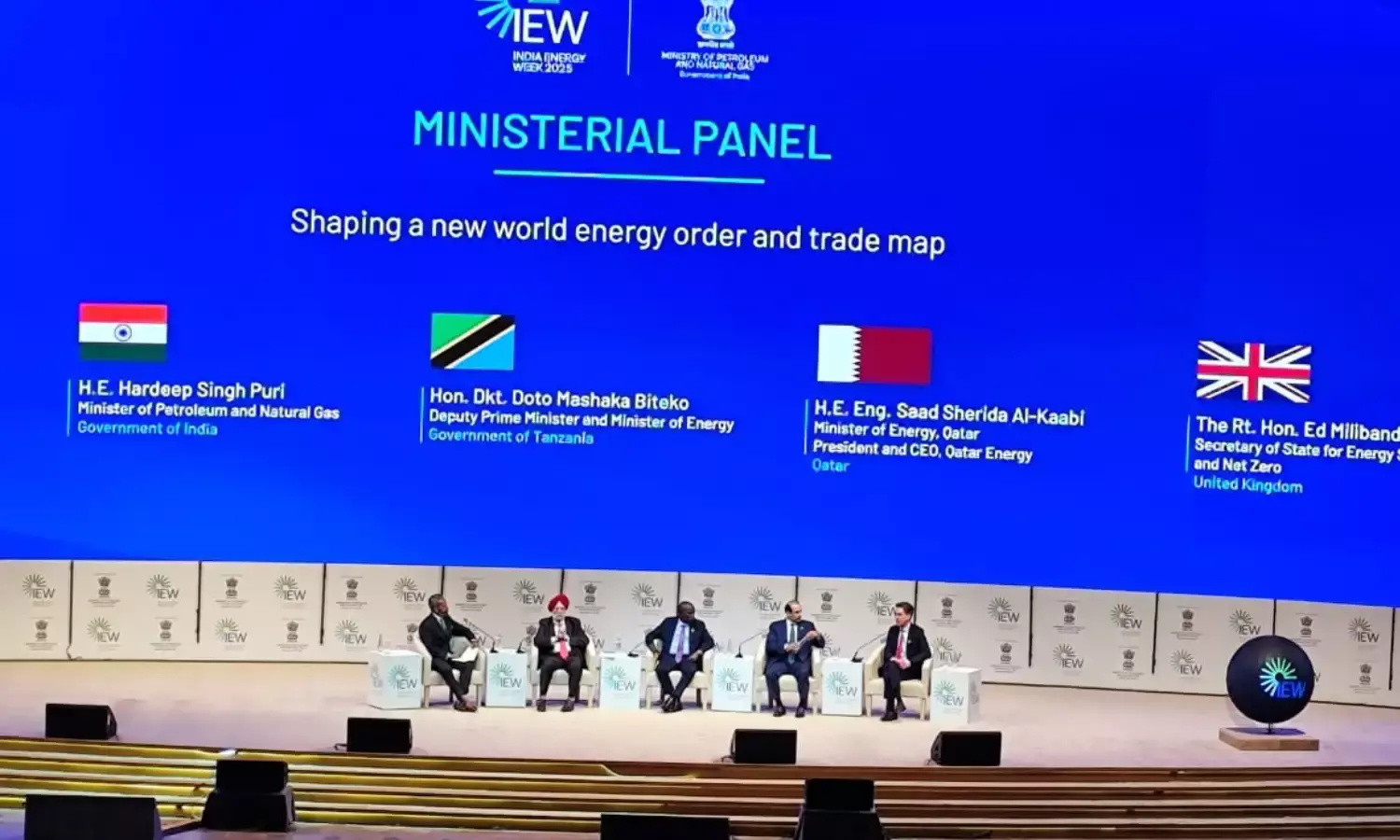 न्यूक्लियर पावर रिएक्टर को आयात करने पर अमेरिका से होगी बातचीत