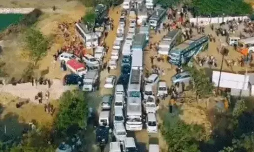 सतना-चित्रकूट रूट साफ, रीवा-प्रयागराज मार्ग में रेंग रहे वाहन…