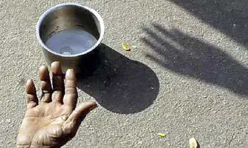 Bhopal में भीख देने पर दर्ज हुई पहली FIR, कलेक्टर ने आदेश जारी कर लगाई थी रोक