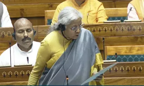 वित्त मंत्री निर्मला सीतारमण ने संसद में पेश किया नया इनकम टैक्स बिल... वित्त मंत्री निर्मला सीतारमण ने संसद में पेश किया नया इनकम टैक्स बिल...