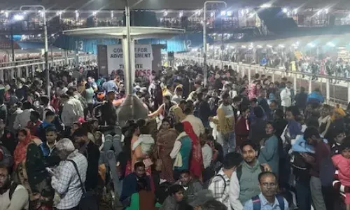 नई दिल्ली रेलवे स्टेशन के भगदड़ में अब तक 18 लोगों की मौत, सरकार ने दिए उच्चस्तरीय जांच के आदेश