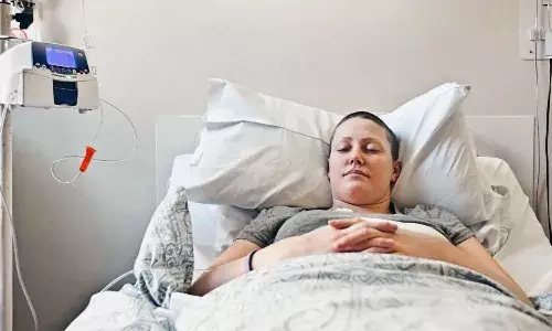 ब्रेस्ट कैंसर का महिलाओं की मेंटल हेल्थ पर क्या होता है असर, जानें बचाव के उपाय