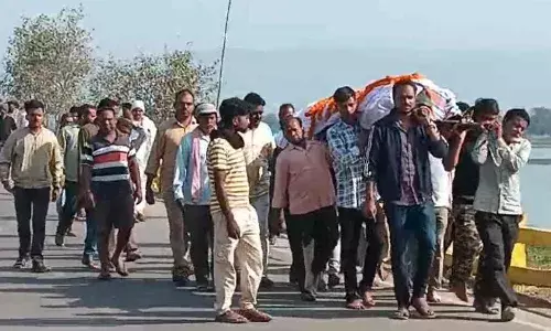 छत्तीसगढ़ में 10 मृतकों की एक साथ उठी अर्थी, मंत्री ने किया एक लाख मुआवजे का ऐलान