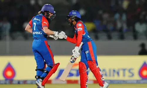 RCB के खिलाफ दिल्ली की प्लेइंग 11 में 5 विदेशी खिलाड़ी शामिल, जानिए इस खास नियम के बारे में....