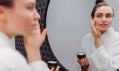 बदलते मौसम में त्वचा हो रही बेजान, जानें क्या अजमाएं टिप्स