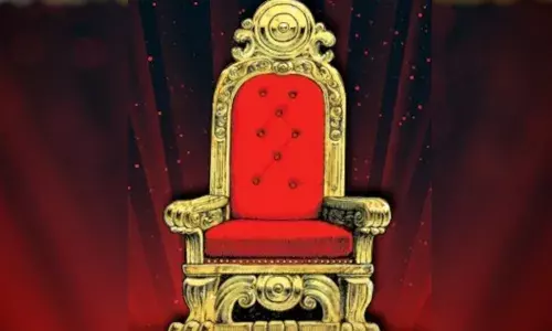 सरकार बनाने का दावा पेश करने पहुंची रेखा गुप्ता