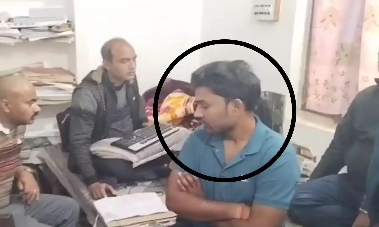 लोकायुक्त ने पटवारी को रिश्वत लेते रंगे हाथ पकड़ा, नामांतरण के लिए मांगे थे इतने रुपए