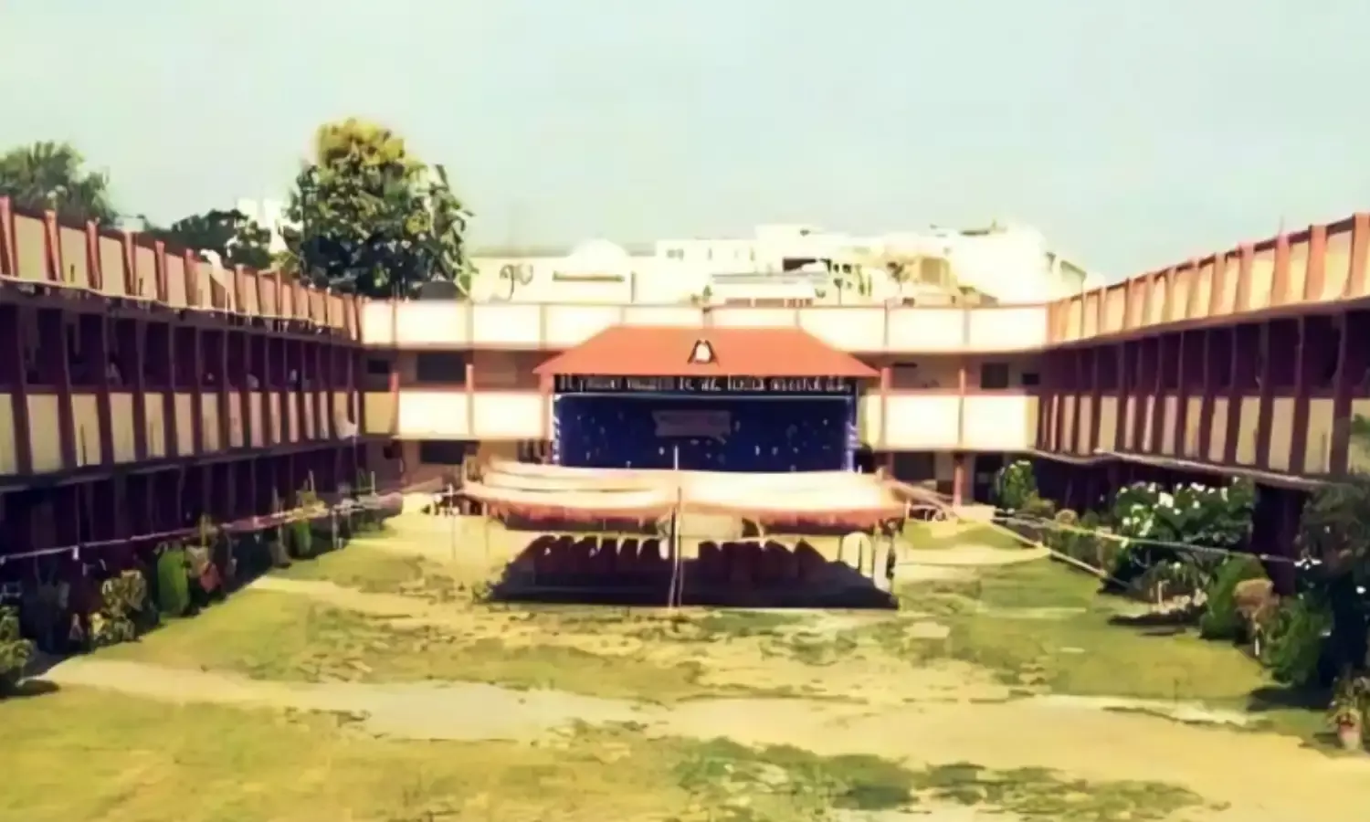 सेंट विसेंट पलोटी स्कूल में धमाका, छात्रा गंभीर रूप से झुलसी...