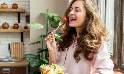 थायरॉइड के चलते शरीर में हमेशा रहती है कमजोरी और थकान, अभी खाना शुरू कर दें ये फूड