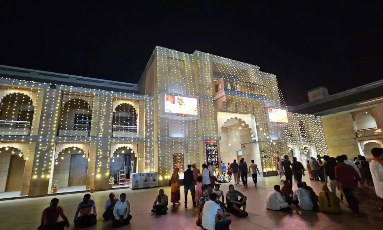 काशी विश्वनाथ धाम में महाशिवरात्रि की धूम, श्रृंगार भोग और शयन आरती नहीं होगी काशी विश्वनाथ धाम में महाशिवरात्रि की धूम, श्रृंगार भोग और शयन आरती नहीं होगी