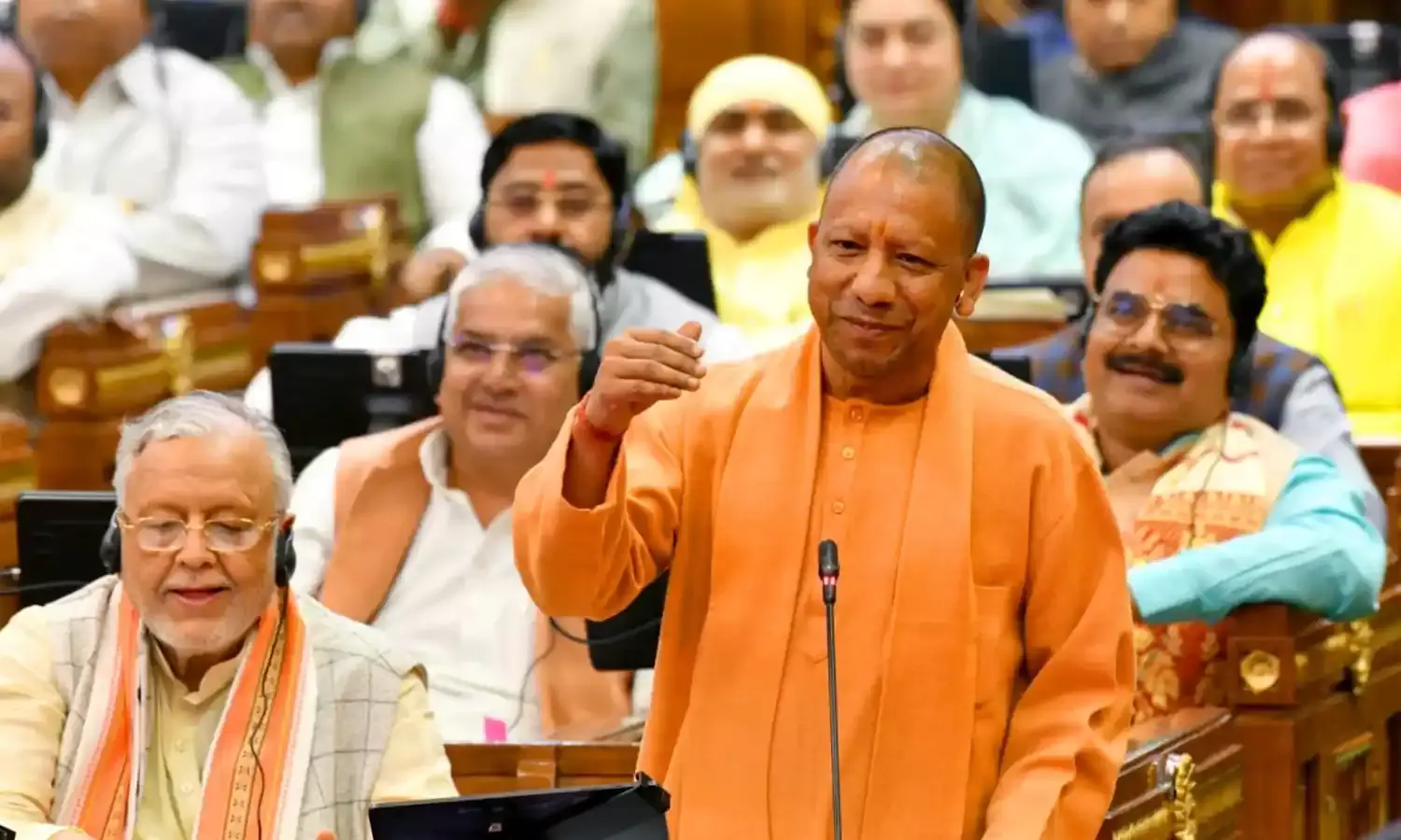 समाजवादियों और वामपंथियों को महाकुम्भ में नजर नहीं आई सनातन की सुंदरता… समाजवादियों और वामपंथियों को महाकुम्भ में नजर नहीं आई सनातन की सुंदरता…