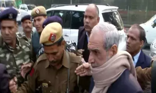 सज्जन कुमार को 1984 सिख विरोधी दंगे मामले में आजीवन कारावास की सजा, बाप - बेटे की हत्या में पाए गए थे दोषी