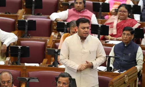 बेसिक शिक्षा मंत्री संदीप सिंह ने कहा, ‘माफी मांगें सपा विधायक’...