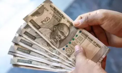 होली से पहले महाराष्ट्र सरकार ने सरकारी कर्मचारियों को दी बड़ी खुशखबरी, इतना बढ़ाया महंगाई भत्ता