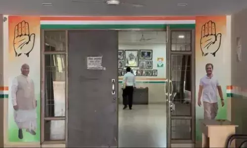 कांग्रेस मुख्यालय में ईडी ने दी दबिश, पूछताछ के बाद महामंत्री गैदू को सौंपा समन...