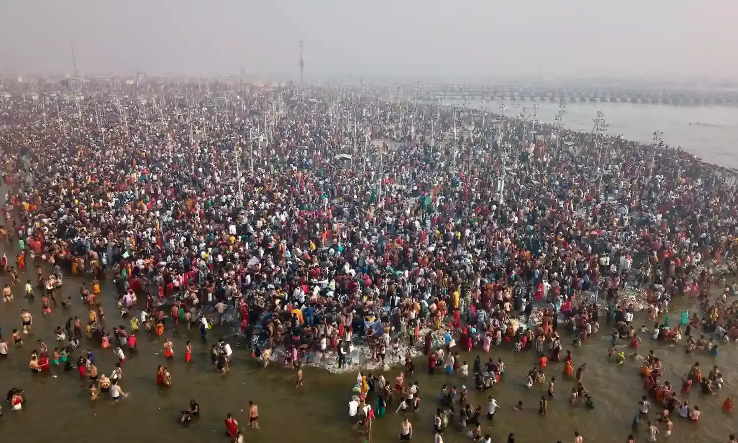 महाशिवरात्रि के अंतिम स्नान पर्व पर सनातन धर्म की एकता का प्रदर्शन…