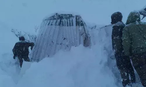 BRO लेबर कैंप हिमस्खलन में फंसे श्रमिकों को बचाने के लिए अभियान जारी, सामने आई सेना की तस्वीरें