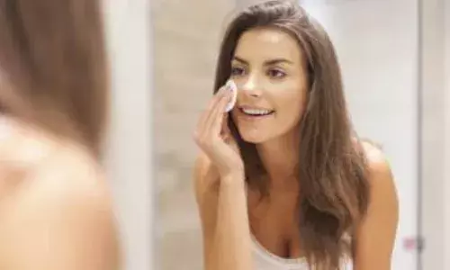 Skin Care Tips: नहाने से पहले इन चीजों का करें इस्तेमाल, दाग- धब्बे हो जाएंगे एकदम दूर