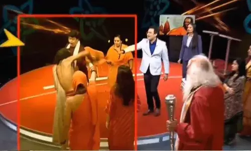 IIT Baba Fighting Viral Video