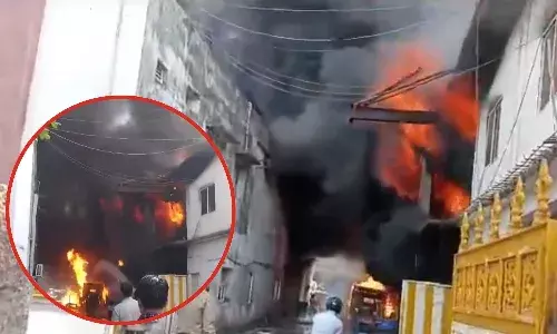 गोविंदपुरा औद्योगिक क्षेत्र की फैक्ट्री में भीषण आग, 10 से ज्यादा दमकल की गाड़ियां मौके पर मौजूद