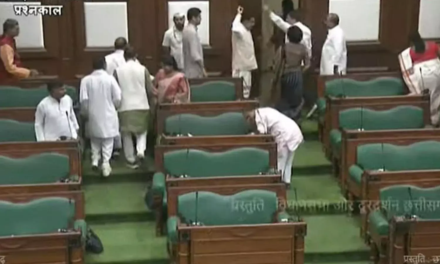GATI बजट पर चर्चा के लिए विधानसभा नहीं आये वित्त मंत्री, नाराज विपक्ष ने किया वॉकआउट GATI बजट पर चर्चा के लिए विधानसभा नहीं आये वित्त मंत्री, नाराज विपक्ष ने किया वॉकआउट