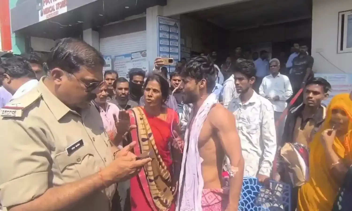 रतलाम का गीता देवी अस्पताल बना वसूली सेंटर!