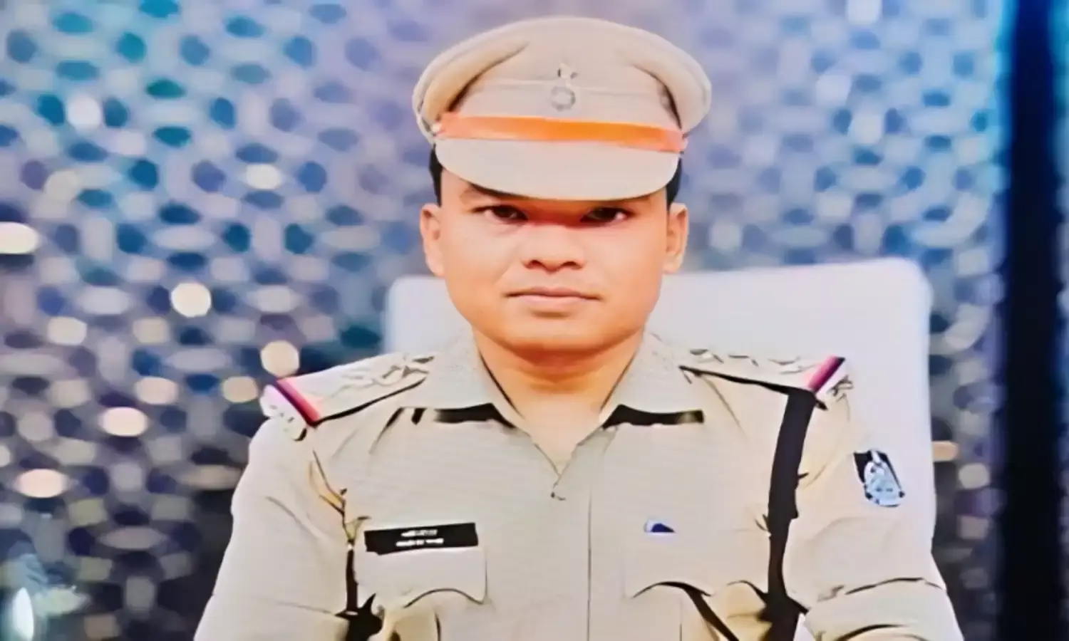 टीआई ने घर में खुद को गोली मारकर की आत्महत्या, मौके पर पहुंची पुलिस टीम टीआई ने घर में खुद को गोली मारकर की आत्महत्या, मौके पर पहुंची पुलिस टीम