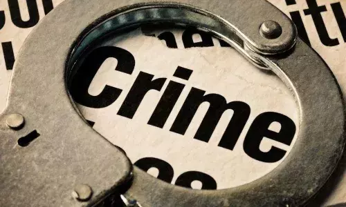 10 कीलें ठोकीं, हाथ पर पट्टी बांधी और फेंक दिया सड़क किनारे …