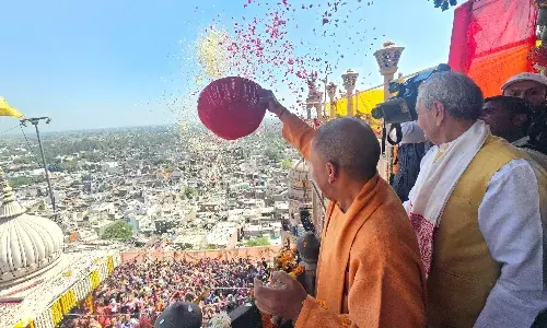 ‘अयोध्या, काशी के बाद अब मथुरा की बारी’, बरसाना रंगोत्सव में बोले CM योगी