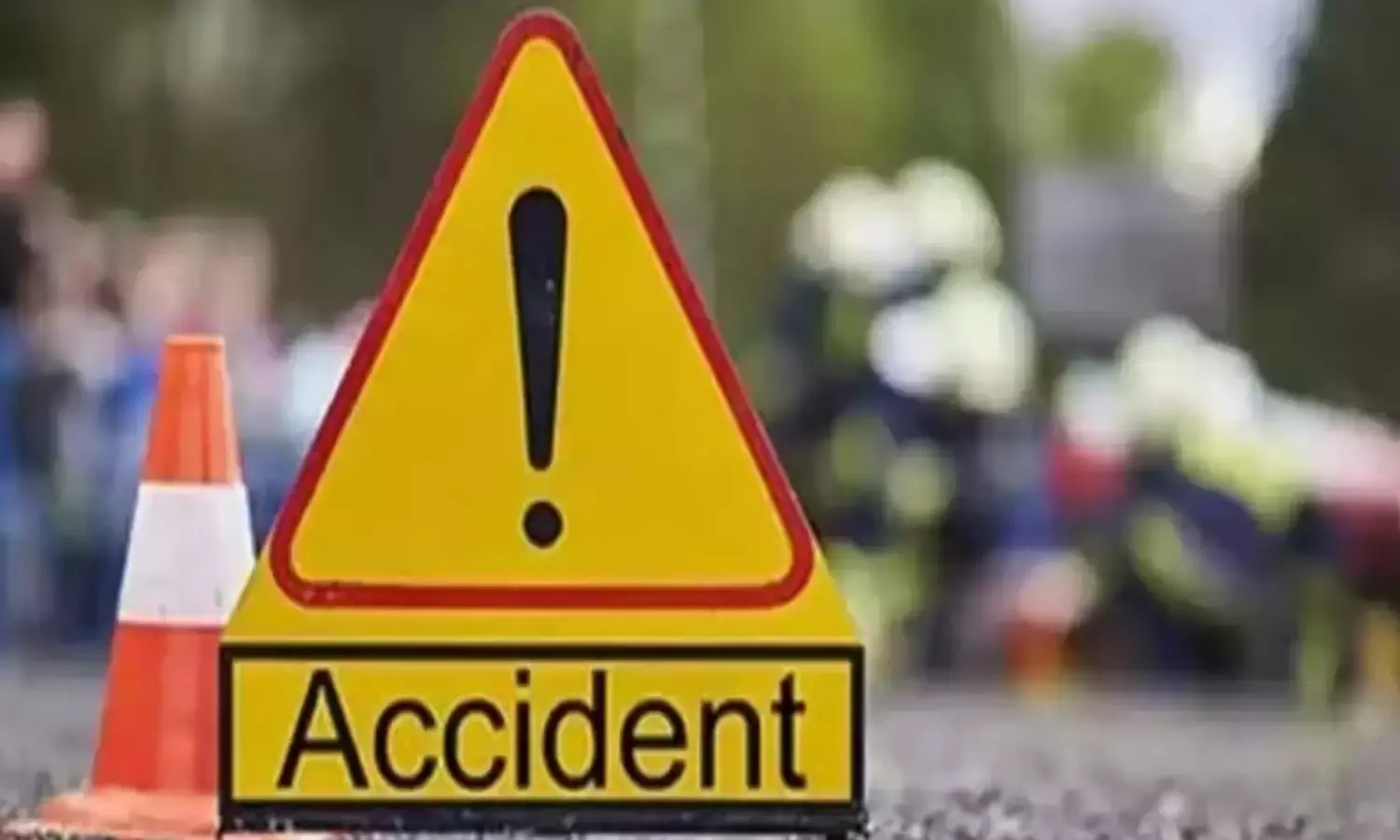 प्याज से भरे लोडिंग वाहन को अज्ञात वाहन ने मारी टक्कर, दो किसानों की मौत