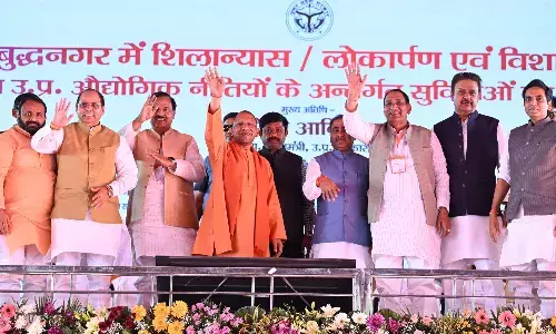 सीएम योगी ने गौतमबुद्ध नगर में ₹1,467 करोड़ की परियोजनाओं का किया लोकार्पण और शिलान्यास...