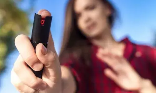 अब महिलाओं की सुरक्षा होगी आसान, इन 5 गैजेट्स और ऐप्स को बनाएं जरूरी साथी