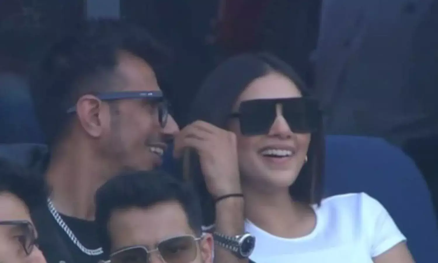 मिस्ट्री गर्ल के साथ नजर आए युजवेंद्र चहल, यूजर्स ने किए जमकर कमेंट