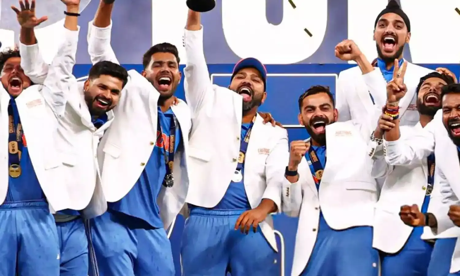 जानिए चैंपियंस ट्रॉफी और व्हाइट ब्लेजर की दिलचस्प कहानी...