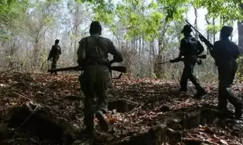 मुठभेड़ में एक ढेर, दो सहयोगी गिरफ्तार…