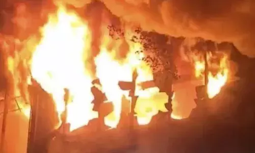 आनंद विहार की झुग्गी में लगी भीषण आग, 3 लोगों की दर्दनाक मौत, जानिए कैसे हुआ हादसा