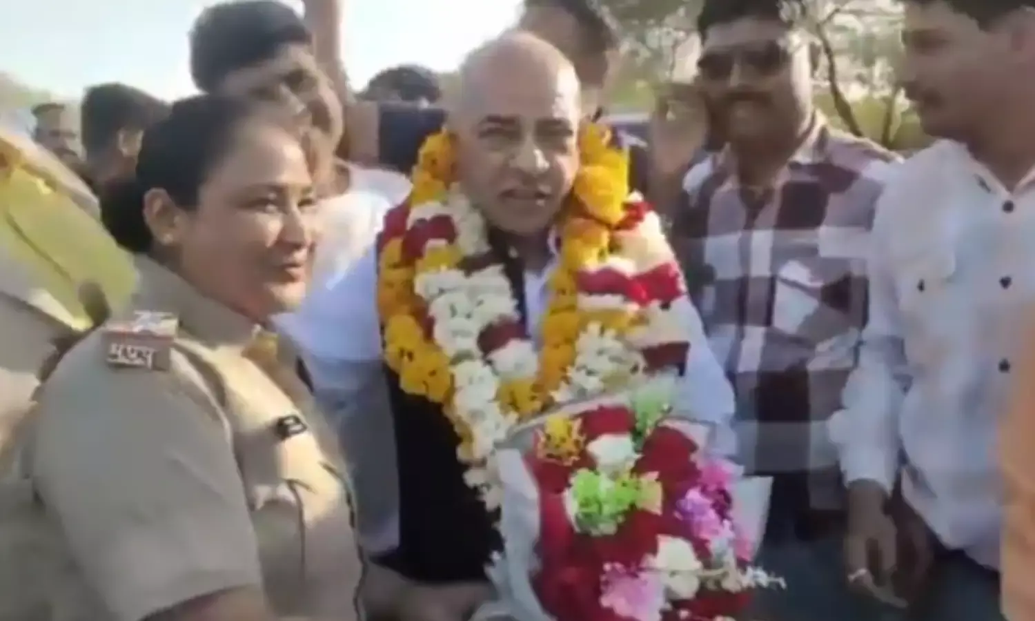 वर्दी में CM के भाई का पैर छूती सूबेदार सोनू बड़गुर्जर का वीडियो वायरल