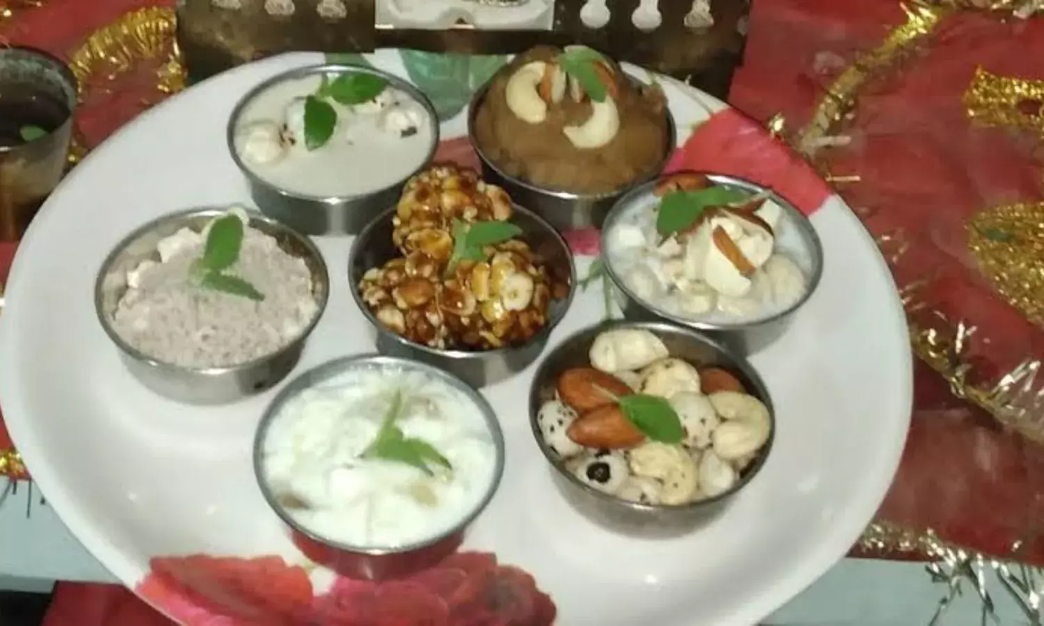 होली के दिन लड्डू गोपाल की कृपा पाने के लिए इन चीजों का लगाए भोग, माना जाता हैं जरूरी