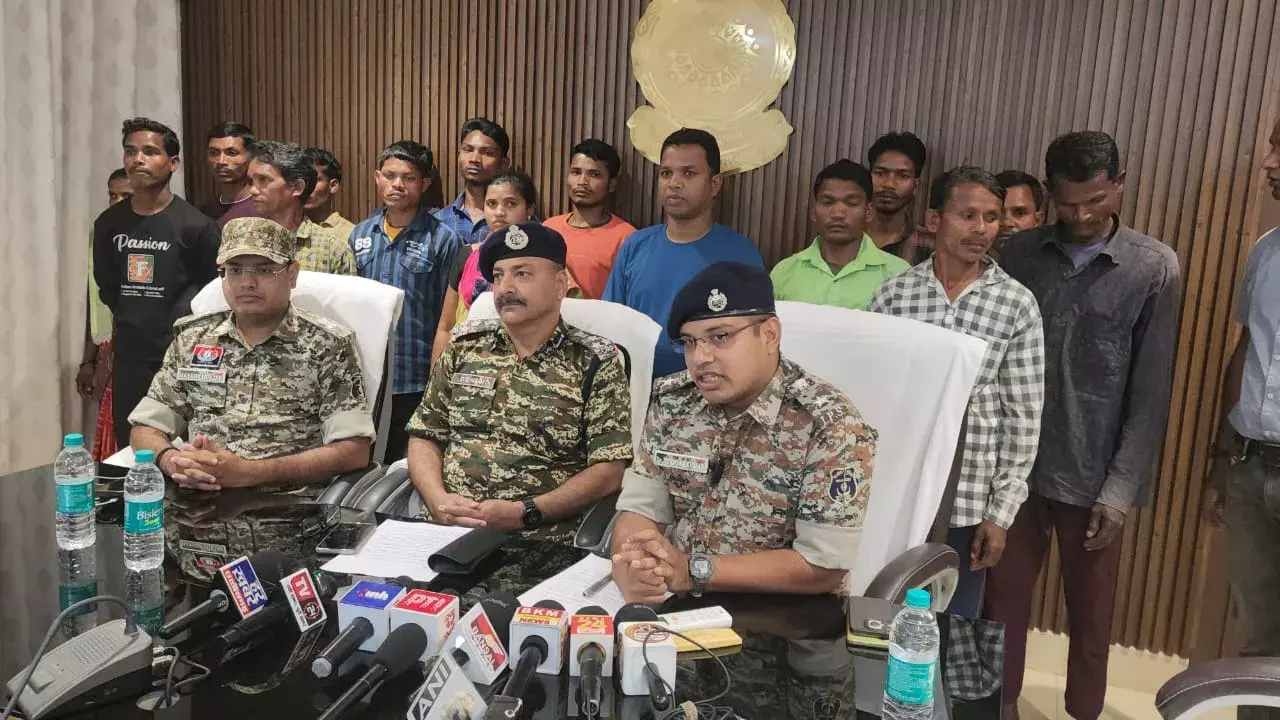 17 Naxalites surrendered