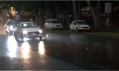 होली में बदला मौसम का मिजाज, कहीं गर्मी, बारिश तो कहीं हो रही बर्फबारी होली में बदला मौसम का मिजाज, कहीं गर्मी, बारिश तो कहीं हो रही बर्फबारी