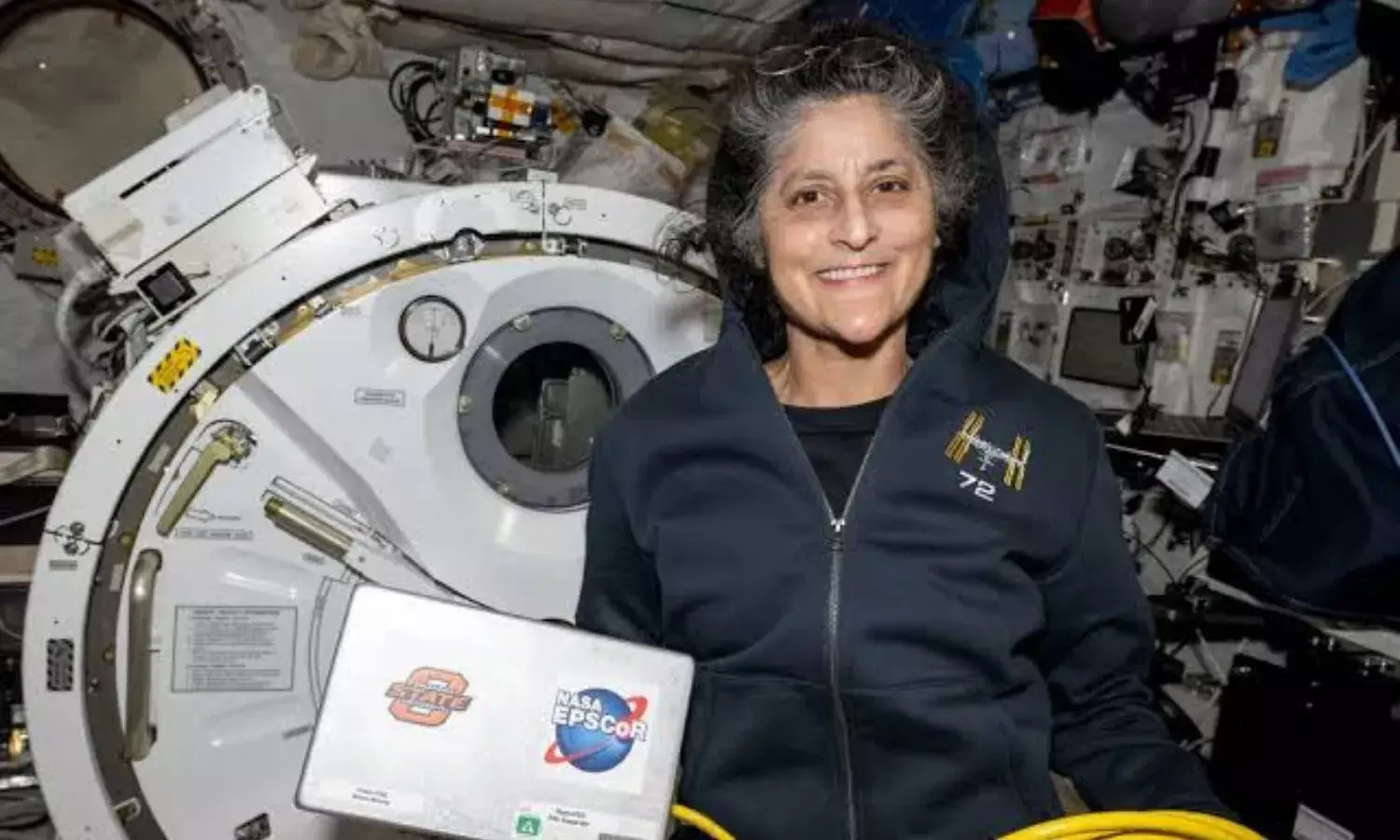 क्यों जरूरी है स्पेस में वर्कआउट? जानिए अंतरिक्ष यात्रियों के लिए कौन सी एक्सरसाइज आती हैं काम क्यों जरूरी है स्पेस में वर्कआउट? जानिए अंतरिक्ष यात्रियों के लिए कौन सी एक्सरसाइज आती हैं काम