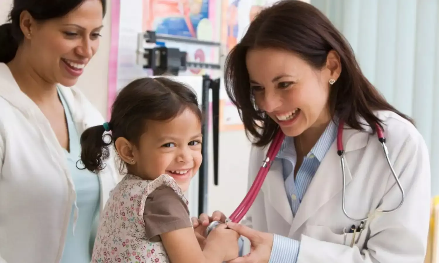 बदलते मौसम में बच्चों की सेहत का रखें खास ख्याल, इन चीजों से बचें बदलते मौसम में बच्चों की सेहत का रखें खास ख्याल, इन चीजों से बचें