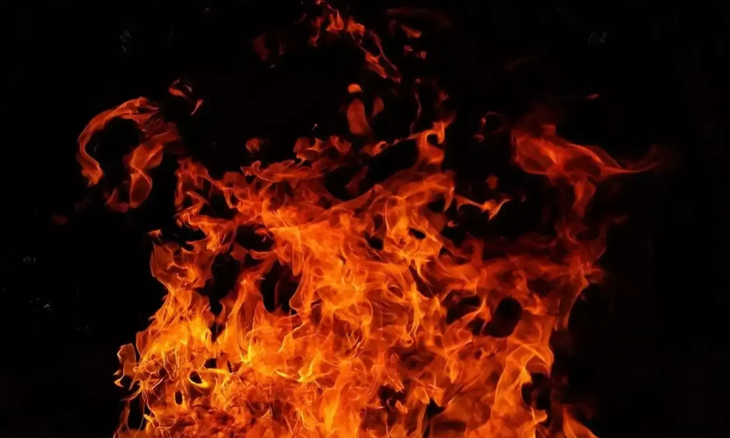 ग्वालियर जयारोग्य अस्पताल के लेबर यूनिट में आग, AC फटने से हुआ हादसा ग्वालियर जयारोग्य अस्पताल के लेबर यूनिट में आग, AC फटने से हुआ हादसा