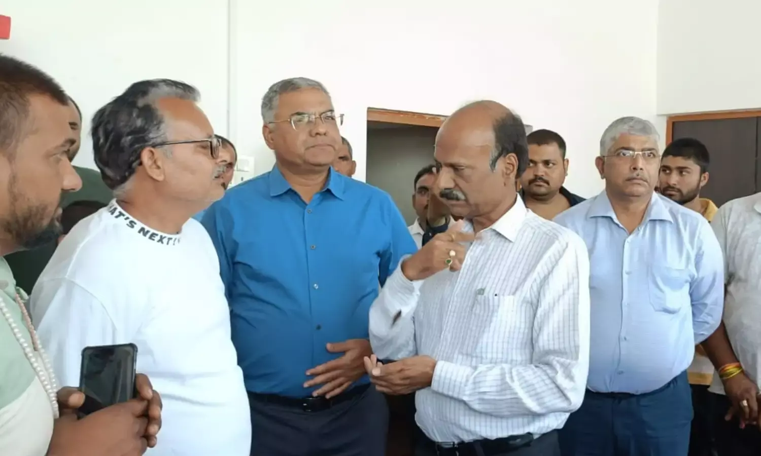 DGP कैलाश मकवाना ने मऊगंज में शहीद हुए ASI रामचरण गौतम के परिजनों से की मुलाकात