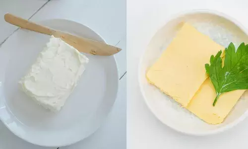 पराठों के साथ सफेद या पीला मक्खन – कौन सा बेहतर? जानिए सेहत और स्वाद के हिसाब से सही विकल्प पराठों के साथ सफेद या पीला मक्खन – कौन सा बेहतर? जानिए सेहत और स्वाद के हिसाब से सही विकल्प
